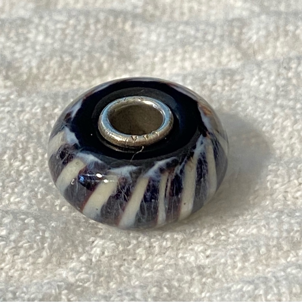 Trollbeads Fur Animal Glass Bead Retired 2012